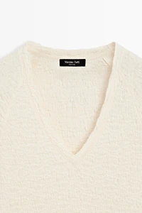Textured V-neck T-shirt
