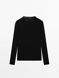 100% cotton semi-sheer T-shirt with collar detail