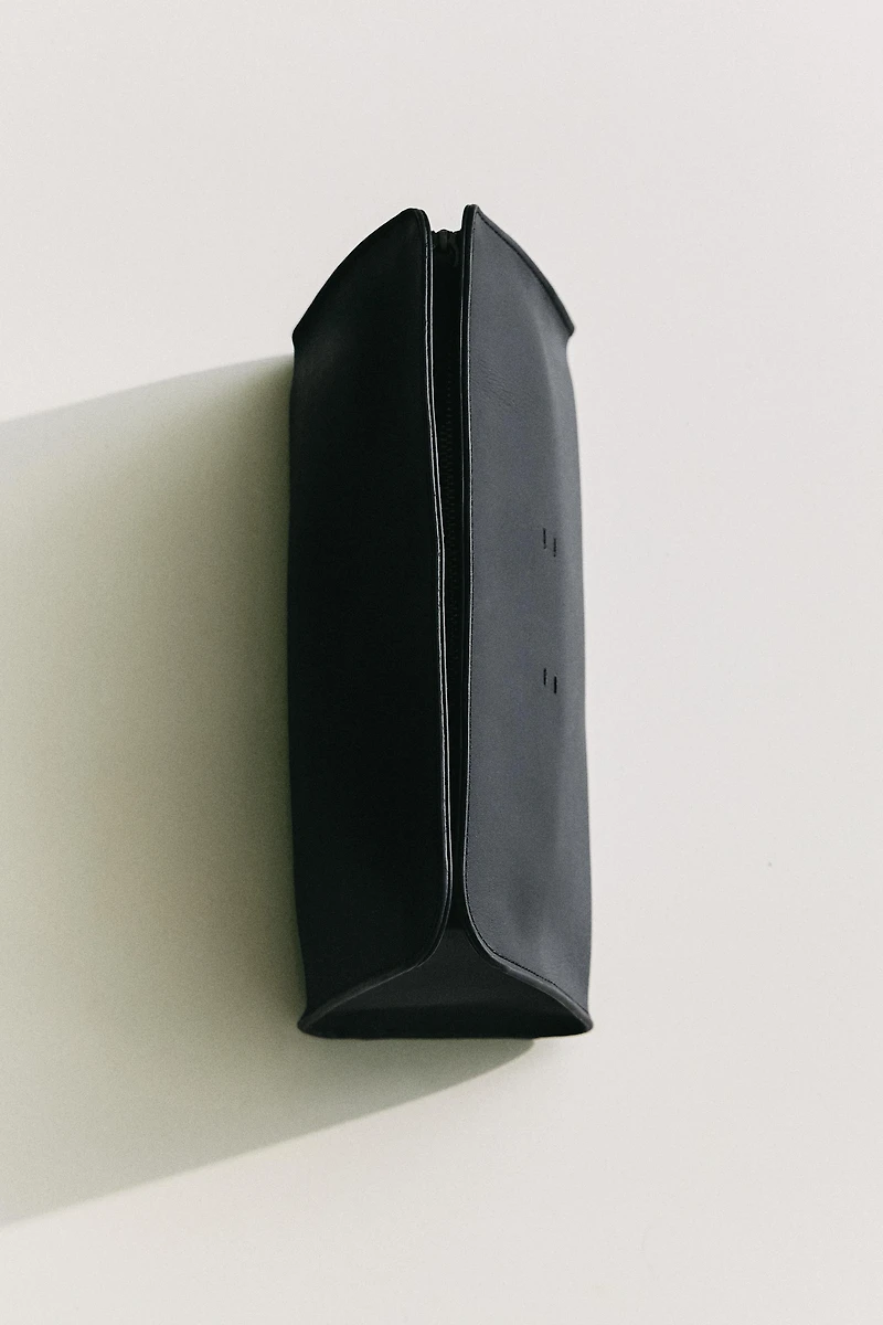 LEATHER MAKEUP BAG