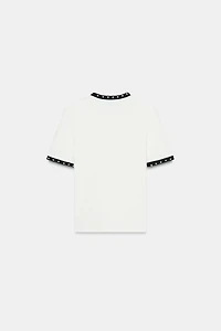 T-SHIRT EN TRICOT AVEC PERLES