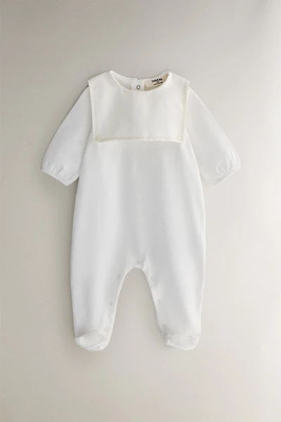 CHILDREN'S FOOTED ROMPER WITH BIB COLLAR