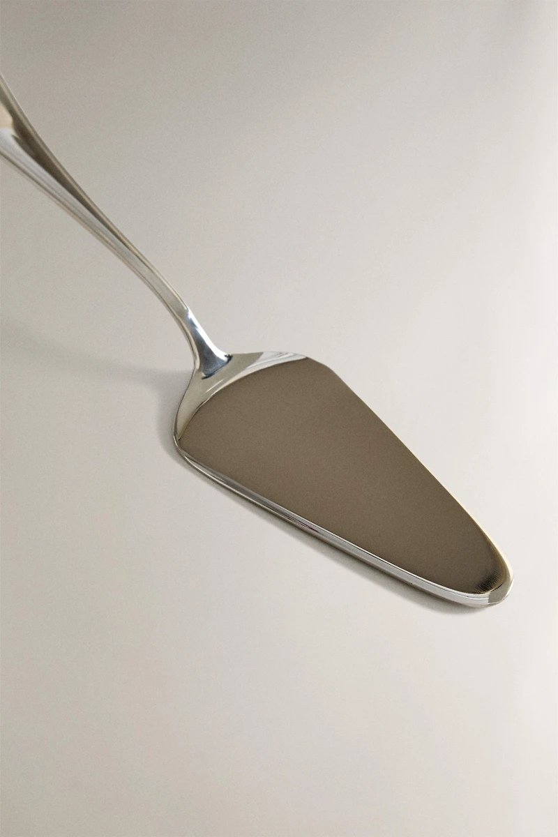SHINY STEEL CAKE SERVER