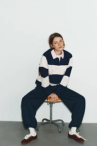 STRIPED TEXT POLO SWEATSHIRT