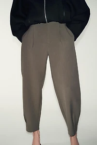PANTALON CAROTTE À PLIS
