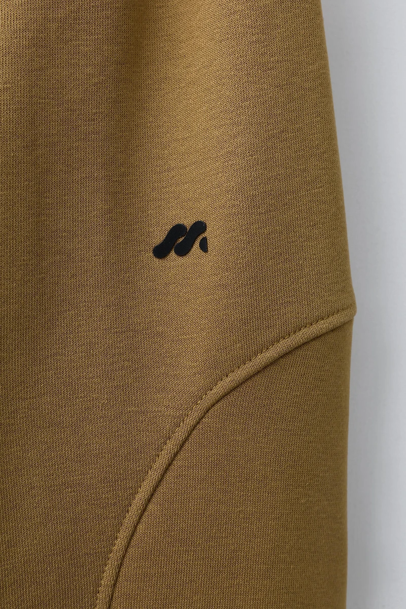 PANTALON DE JOGGING LOGO EN RELIEF
