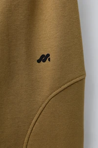 PANTALON DE JOGGING LOGO EN RELIEF