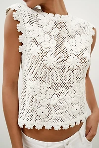 CROCHET SLEEVELESS TOP