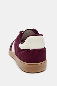 ATHLETIC SNEAKERS