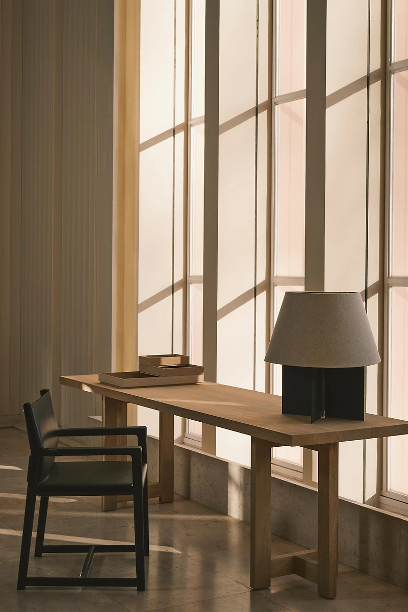 DESK 01