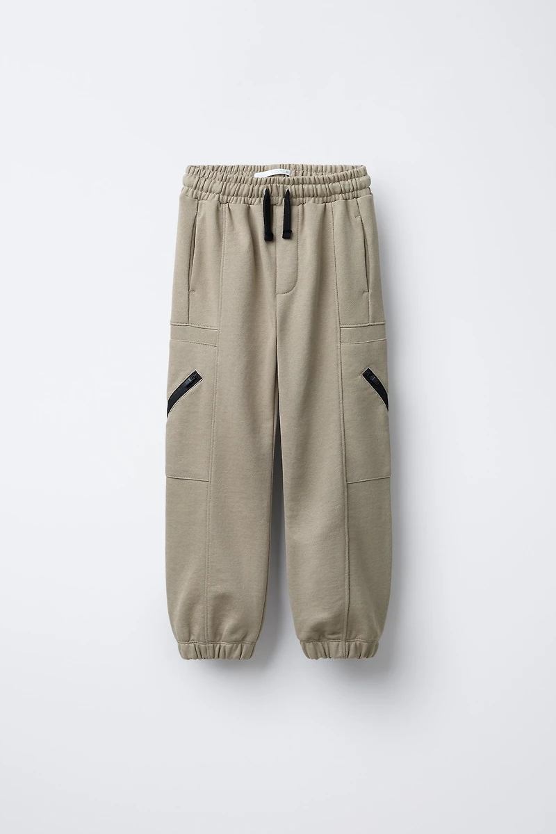 JOGGING PANTS WITH ZIPPERS
