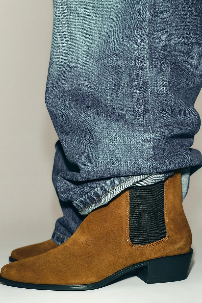 SPLIT LEATHER CHELSEA ANKLE BOOTS