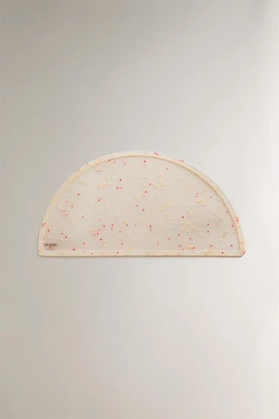 CHILDREN'S SILICONE PLACEMAT WITH CONFETTI DESIGN.