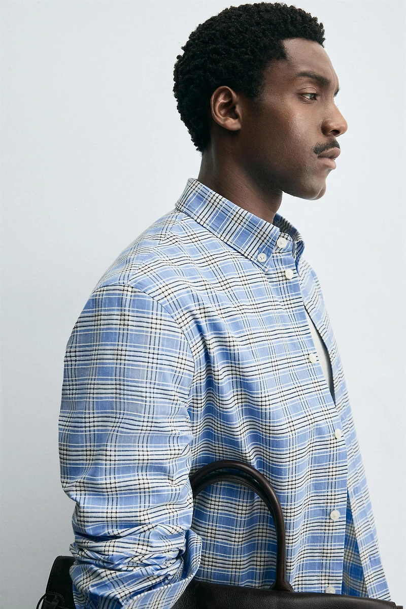 CHEMISE À CARREAUX COL BOUTONNÉ