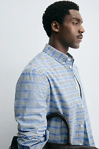 CHEMISE À CARREAUX COL BOUTONNÉ