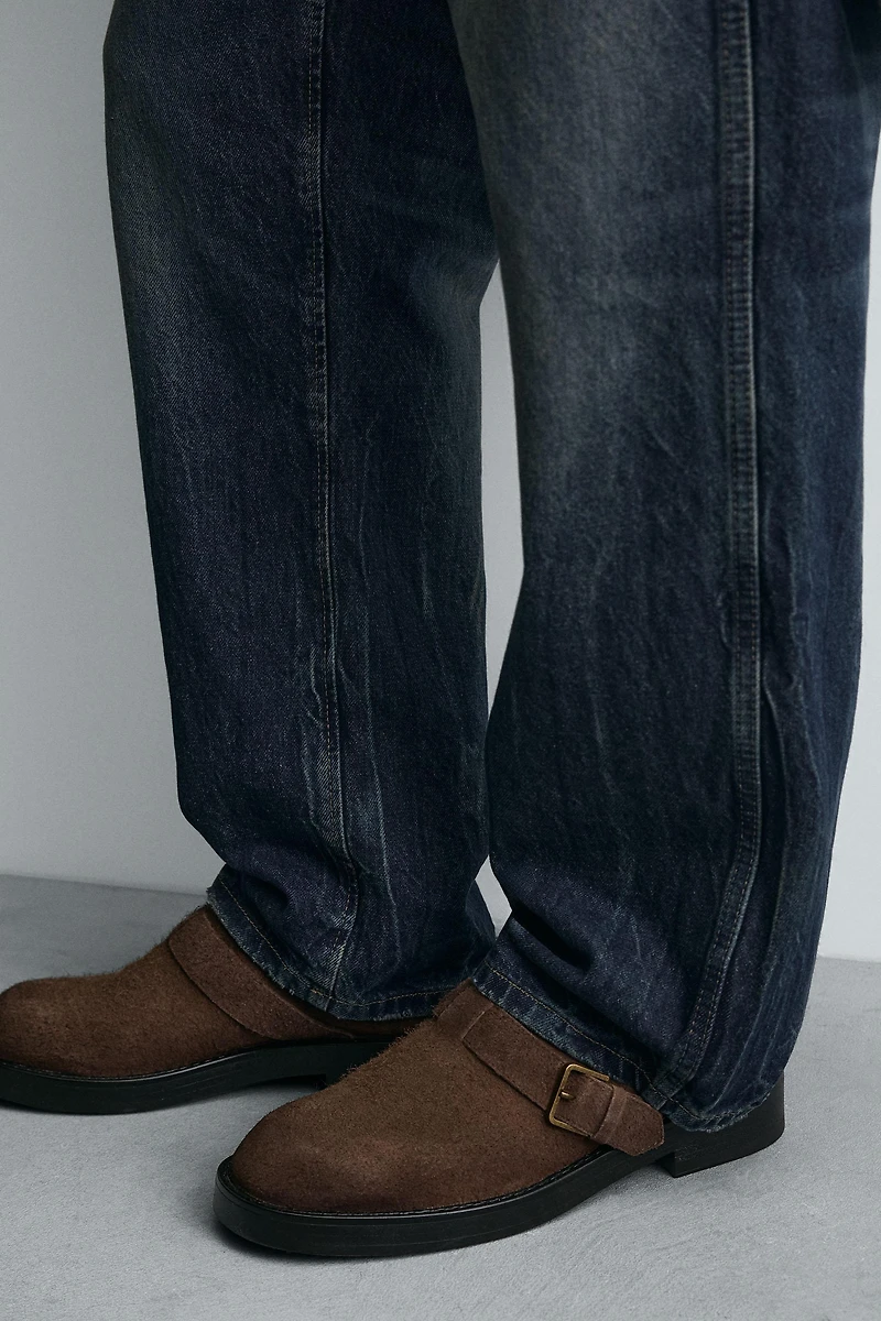 BUCKLED LEATHER CLOGS