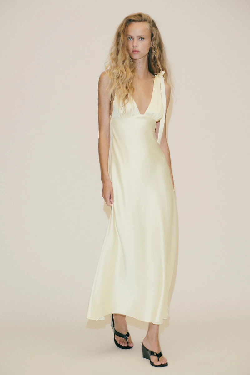 ROBE MIDI SATINÉE LACETS