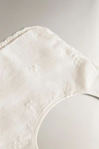 BABY BIB WITH FLORAL EMBROIDERY