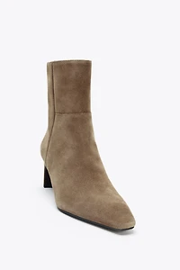 BOTTINES À TALONS KITTEN EN CROÛTE DE CUIR