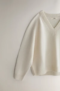 CASHMERE SWEATER