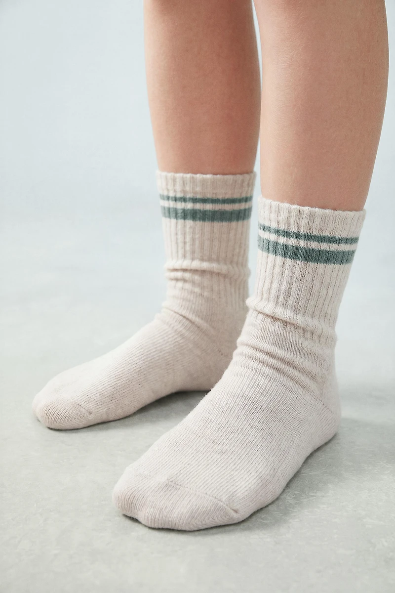 THREE-PACK OF SPORTY STRIPED CREW SOCKS