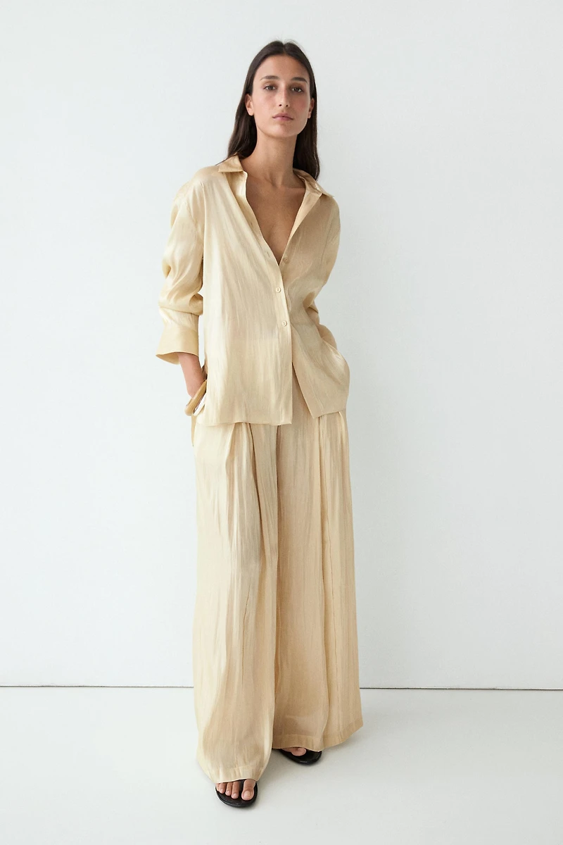 Flowing satin shirt with tie detail