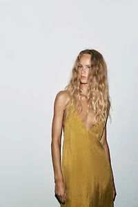 FLOWY MIDI DRESS