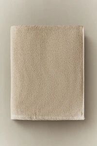 TEXTURED BATH TOWEL