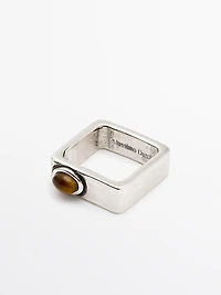 Geometric rings with stone