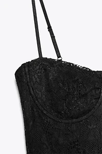 ROBE MIDI DENTELLE À ARMATURES