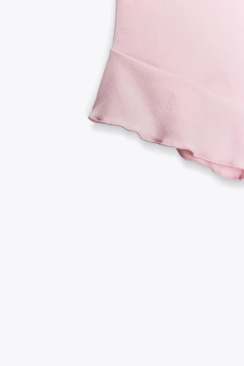 RUFFLED TEXTURED TOP