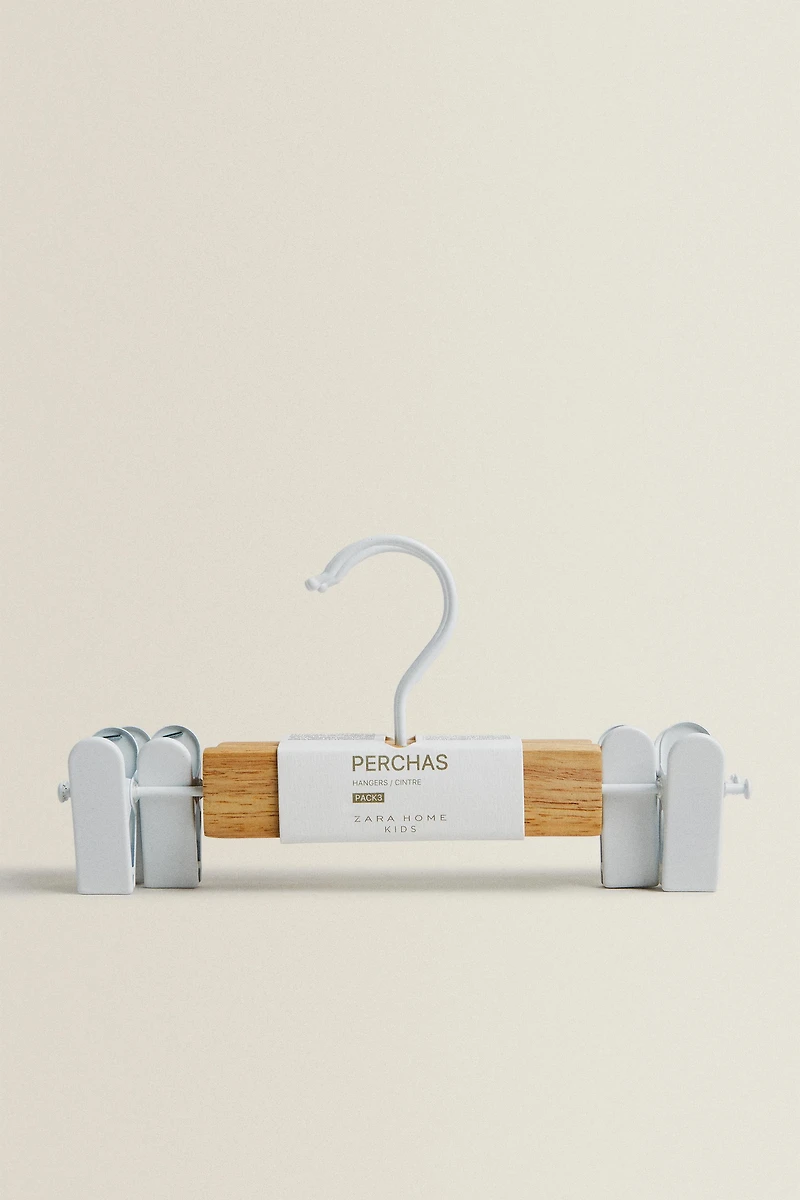 PACK OF CHILDREN’S WOODEN HANGERS WITH CLIPS (PACK OF 3