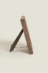 MATTE WOODEN PICTURE FRAME