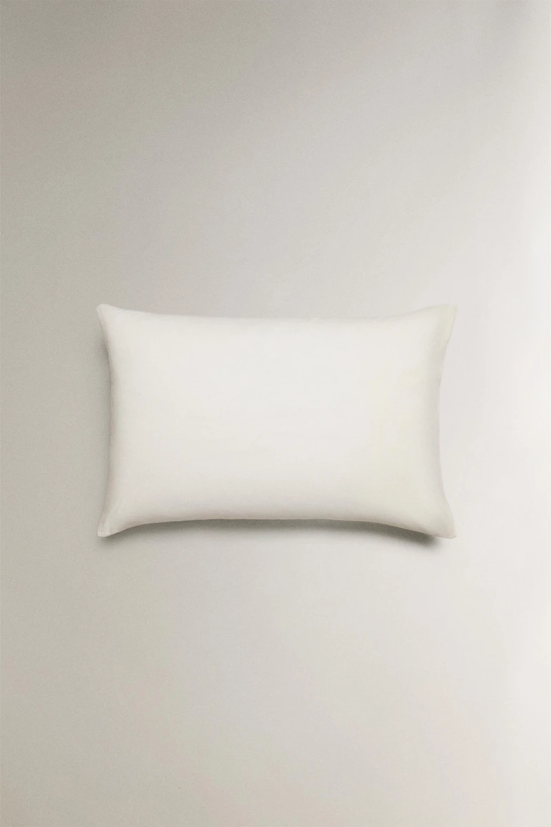 CHILDREN'S CHRISTMAS FIGURE PILLOWCASE