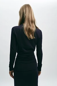 PULL EN MAILLE UNIE NŒUD