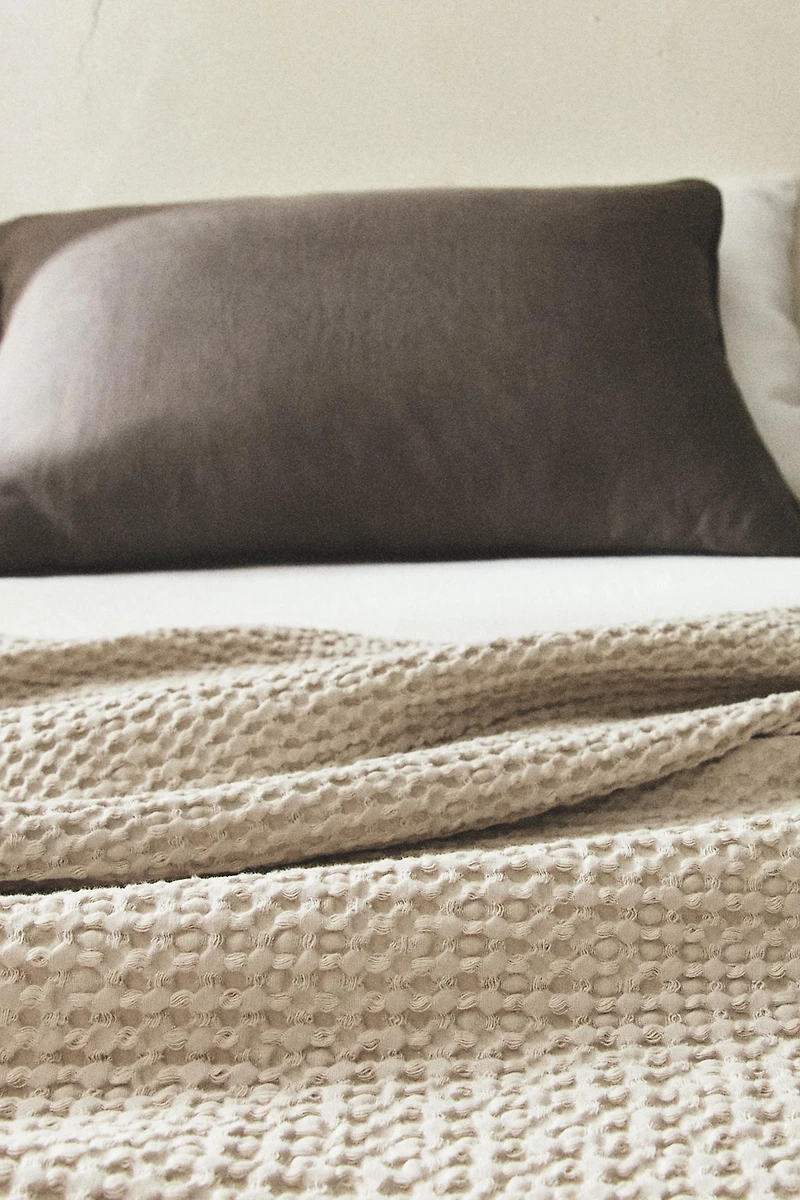 MINI WAFFLE BEDSPREAD