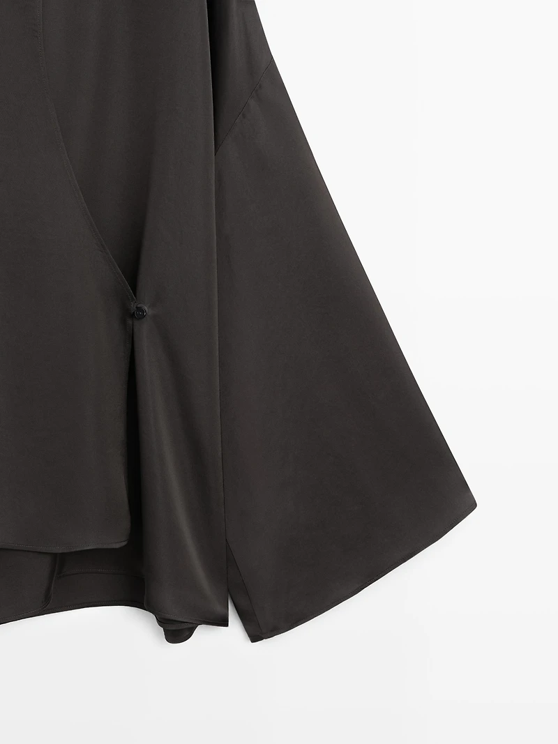 Flowing wrap shirt