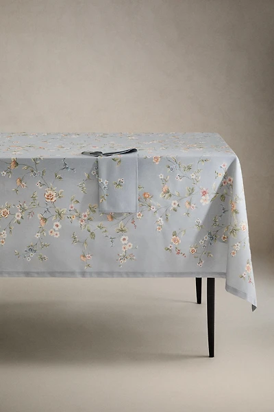SMALL FLORAL PRINT TABLECLOTH