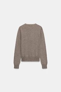 PULL AVEC LAINE À LOSANGES