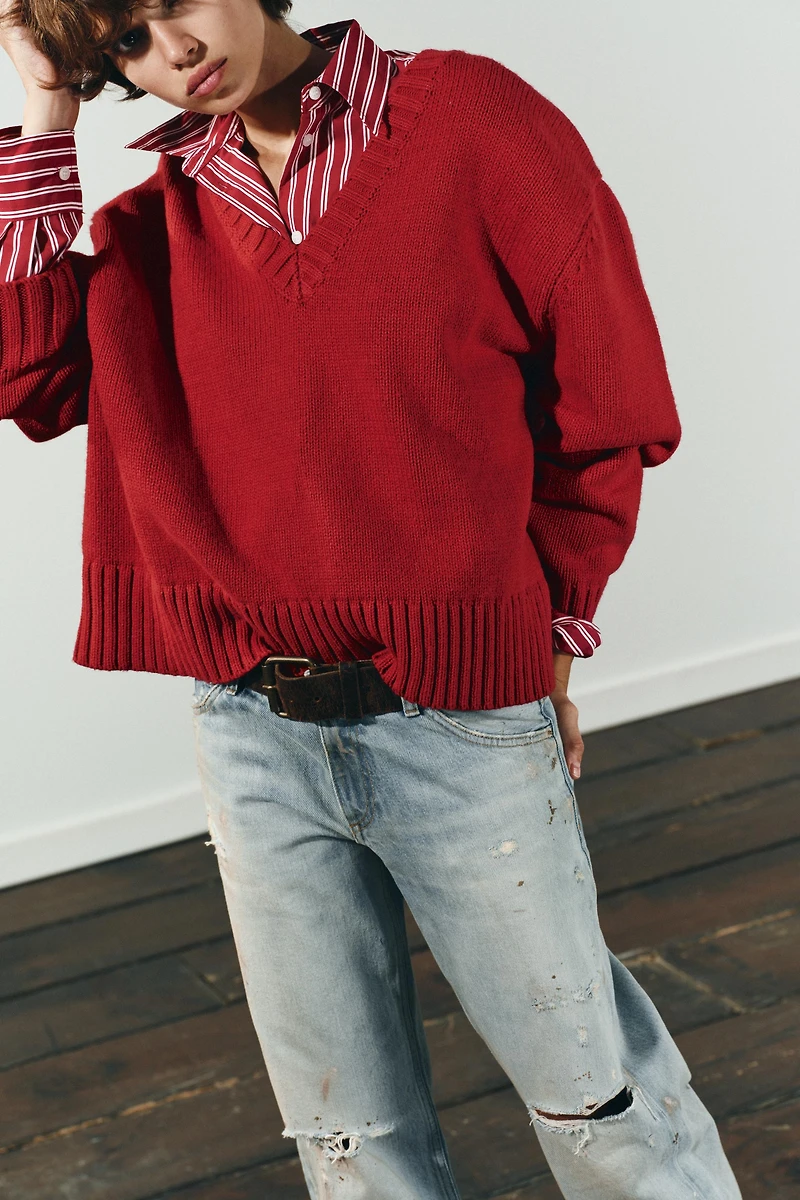 OVERSIZED KNIT SWEATER