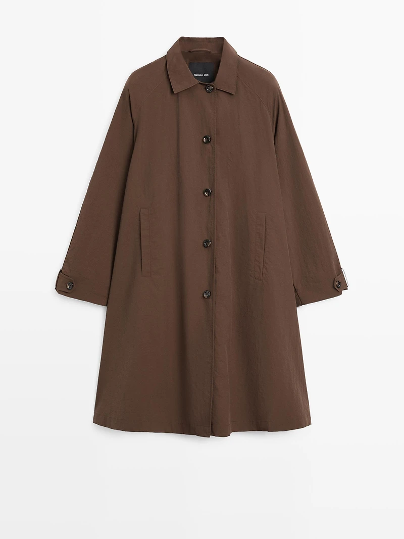 Cape coat with oversize collar detail