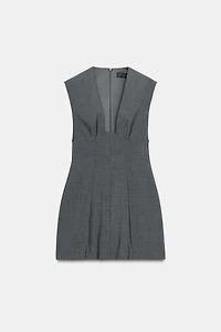 ROBE COURTE DÉCOLLETÉE