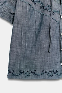 EMBROIDERED BOW SHIRT