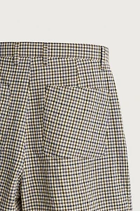 TEXTURED PLAID PLEATED SHORTS