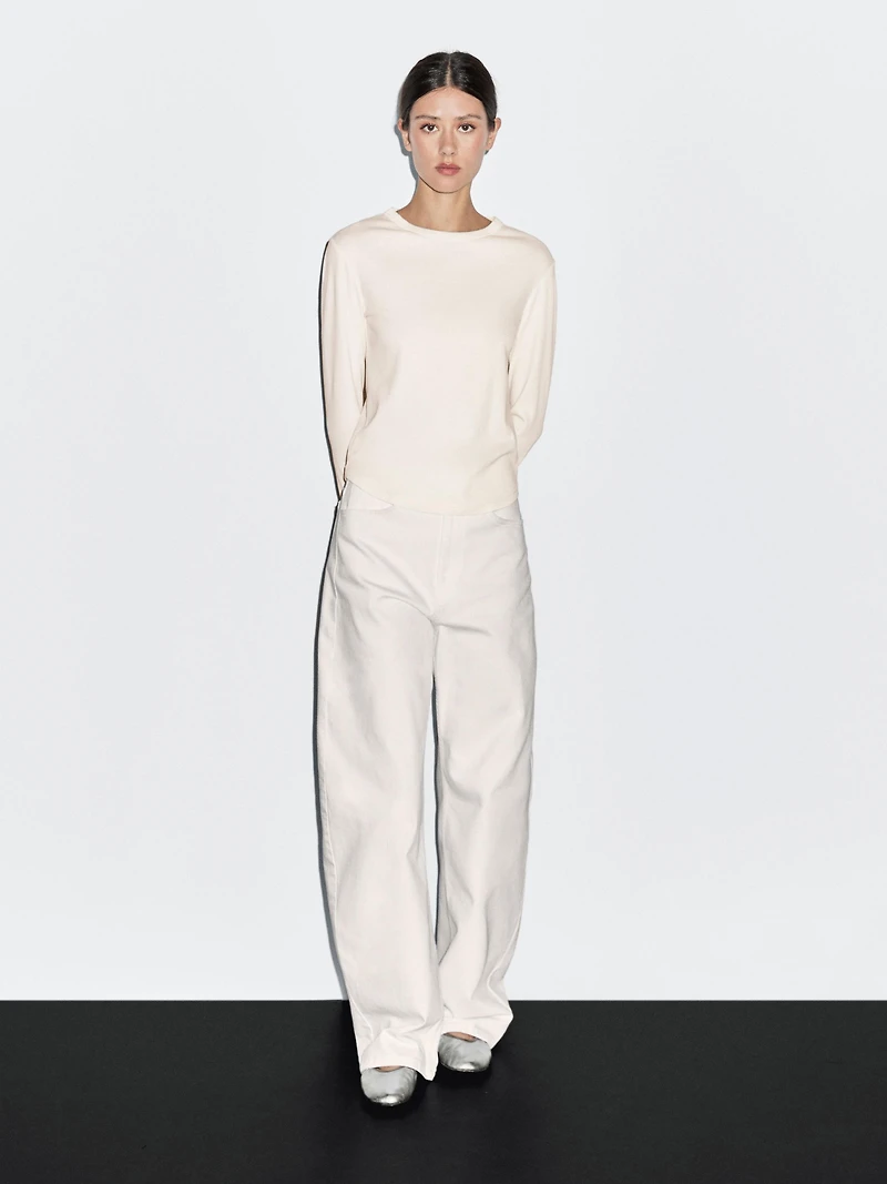 Long sleeve T-shirt with rounded hem