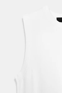 SLEEVELESS KNIT TOP
