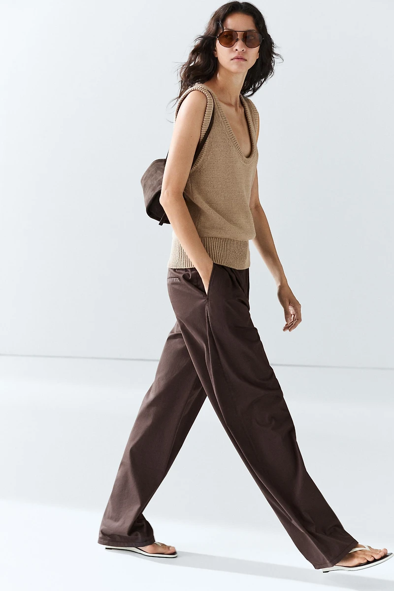 Cotton blend poplin pleated pants