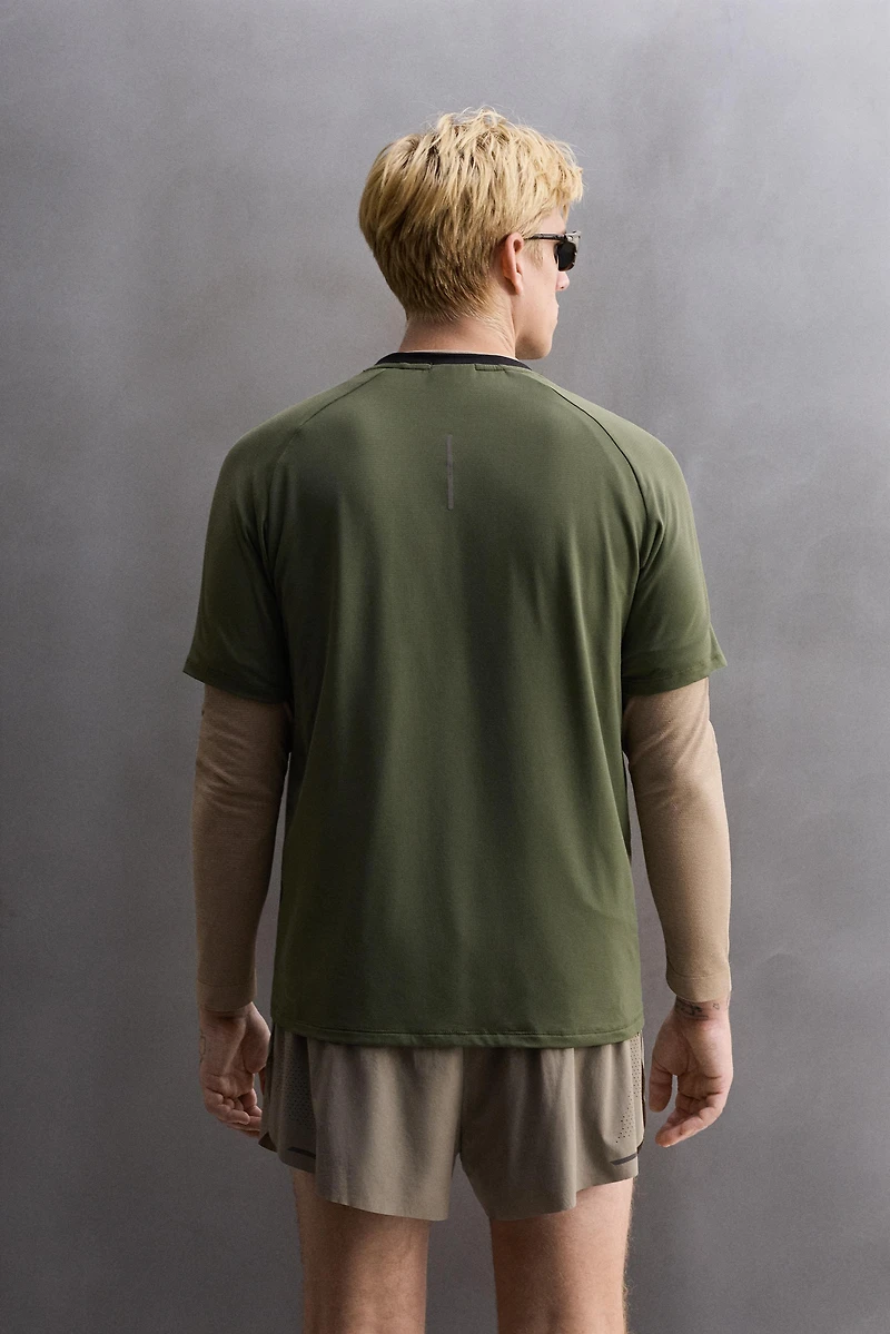 TEXTURED TRAINING T-SHIRT