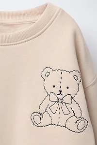 CONTRAST EMBROIDERED SWEATSHIRT