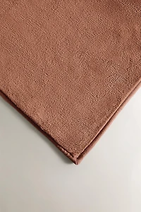 FLEECE BLANKET