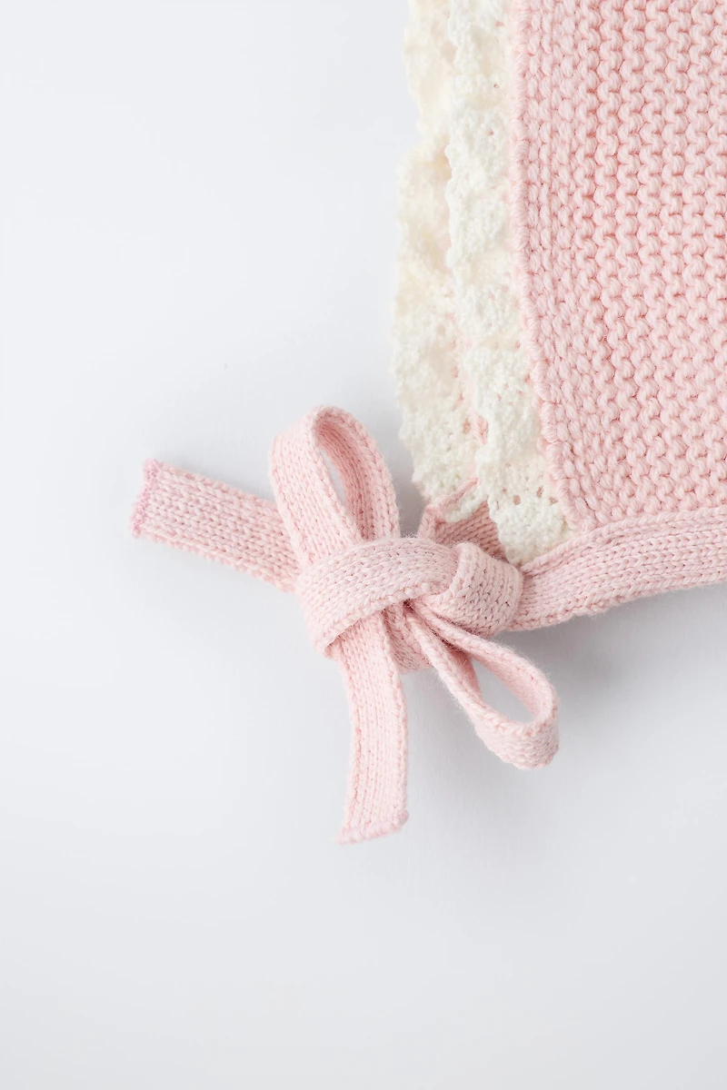 CONTRAST LACE KNIT BONNET